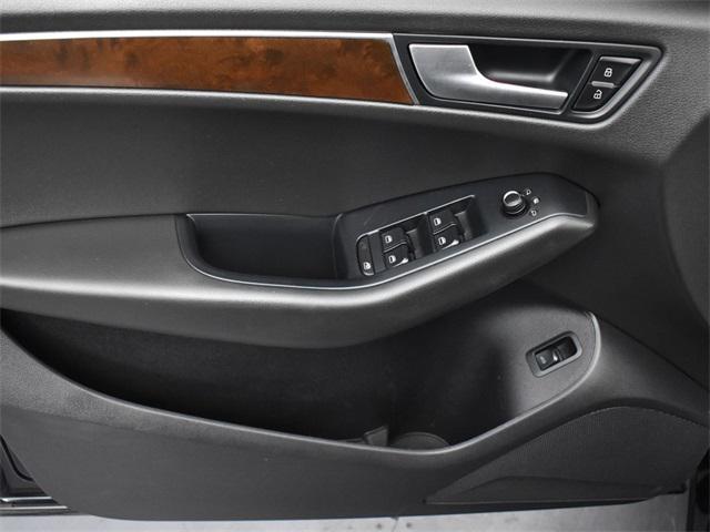 Photo of 2011 Deep Sea Blue Pearl Effect Audi Q5