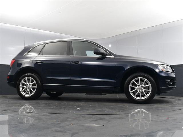 Photo of 2011 Deep Sea Blue Pearl Effect Audi Q5