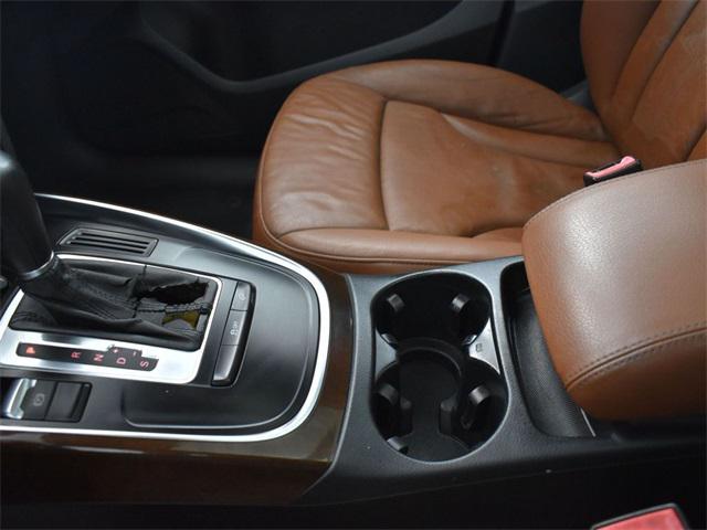 Photo of 2011 Deep Sea Blue Pearl Effect Audi Q5
