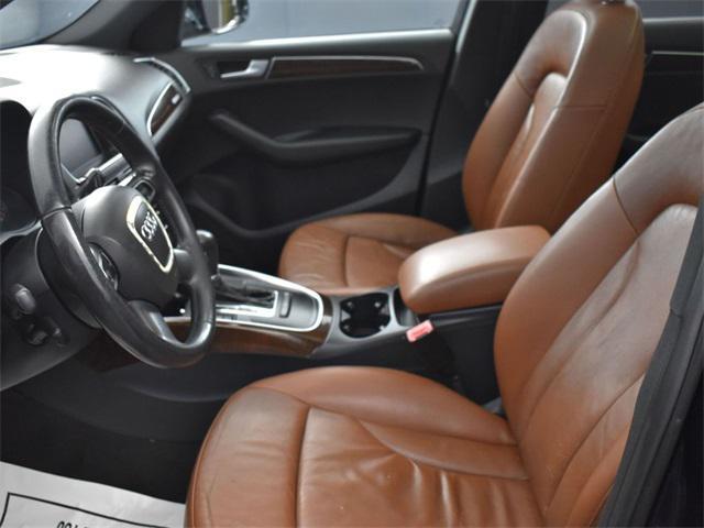 Photo of 2011 Deep Sea Blue Pearl Effect Audi Q5