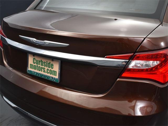 Photo of 2013 Deep Auburn Pearlcoat Chrysler 200