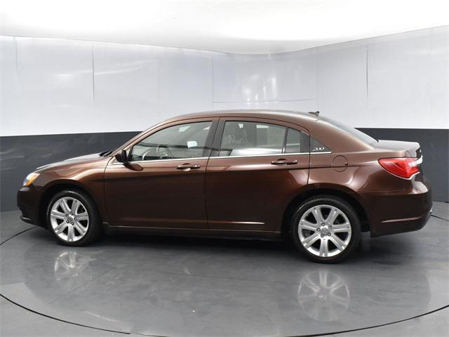 Photo of 2013 Deep Auburn Pearlcoat Chrysler 200