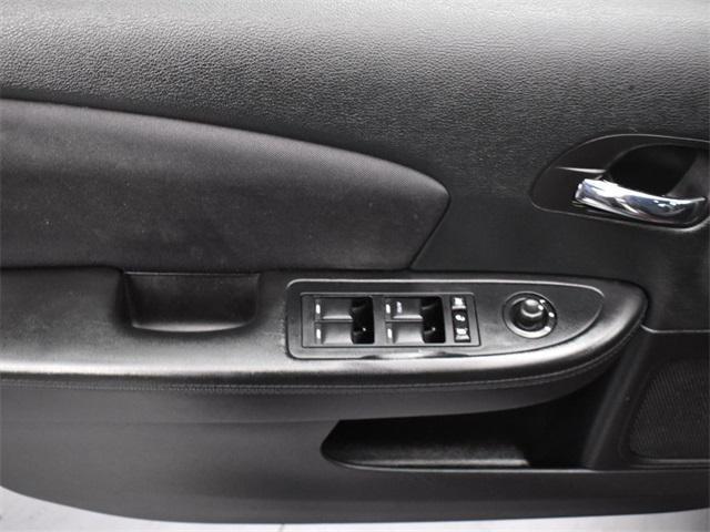 Photo of 2013 Deep Auburn Pearlcoat Chrysler 200