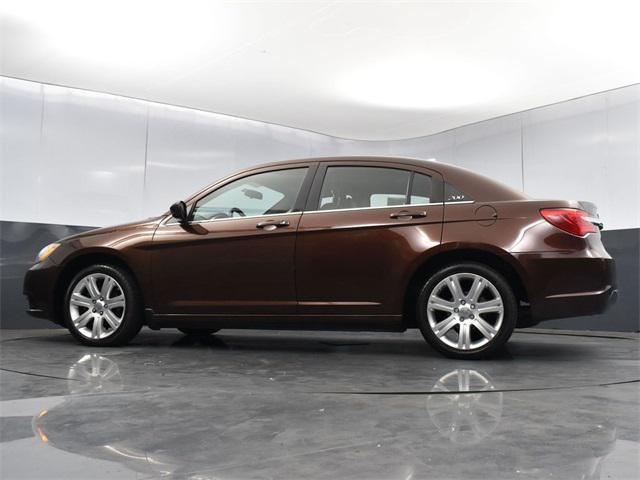 Photo of 2013 Deep Auburn Pearlcoat Chrysler 200