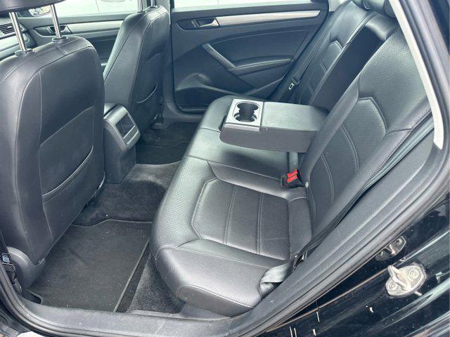 Photo of 2015 Black Uni Volkswagen Passat