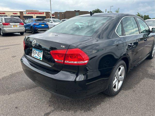 Photo of 2015 Black Uni Volkswagen Passat