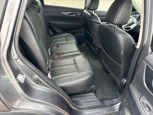 Photo of 2015 Gun Metallic Nissan Rogue