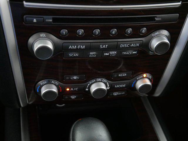 Photo of 2015 Brilliant Silver Nissan Pathfinder