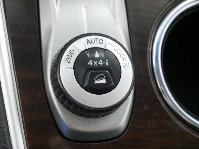Photo of 2015 Brilliant Silver Nissan Pathfinder