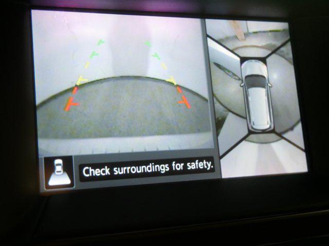 Photo of 2015 Brilliant Silver Nissan Pathfinder