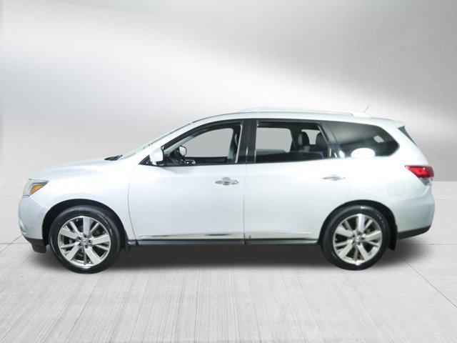 Photo of 2015 Brilliant Silver Nissan Pathfinder
