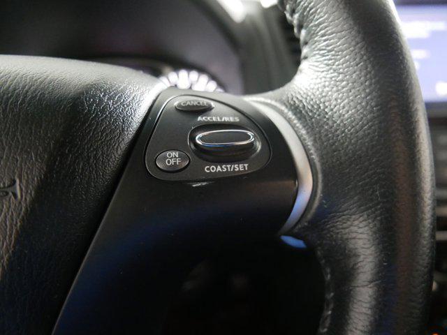 Photo of 2015 Brilliant Silver Nissan Pathfinder