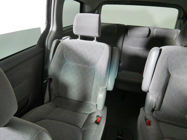 Photo of 2004 Silver Shadow Pearl Toyota Sienna