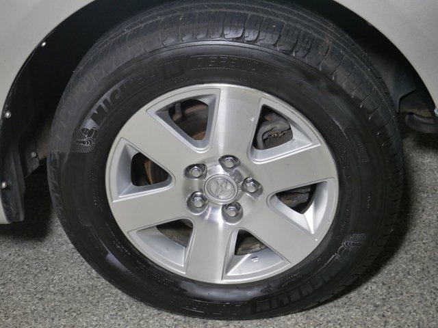 Photo of 2004 Silver Shadow Pearl Toyota Sienna