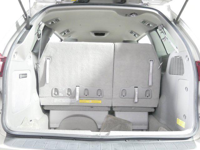 Photo of 2004 Silver Shadow Pearl Toyota Sienna