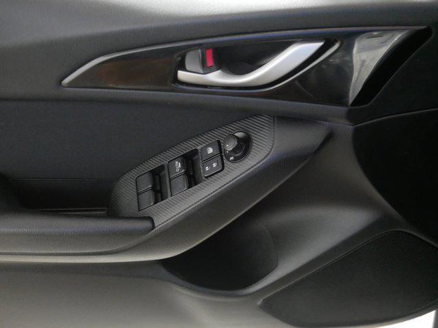 Photo of 2016 Liquid Silver Metallic Mazda Mazda3