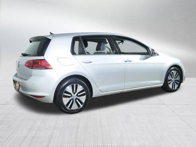 Photo of 2015 Reflex Silver Metallic Volkswagen e-Golf