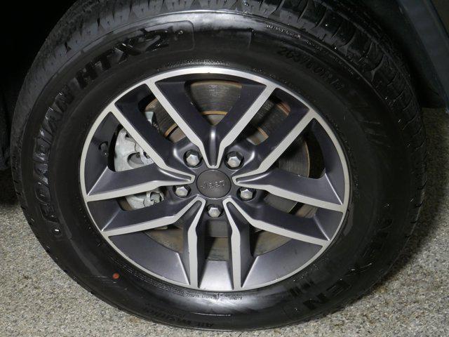 Photo of 2021 Granite Crystal Metallic Clearcoat Jeep Grand Cherokee