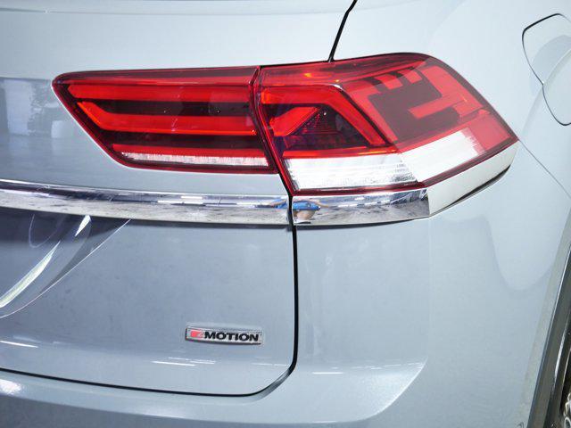 Photo of 2021 Pure Gray Volkswagen Atlas Cross Sport