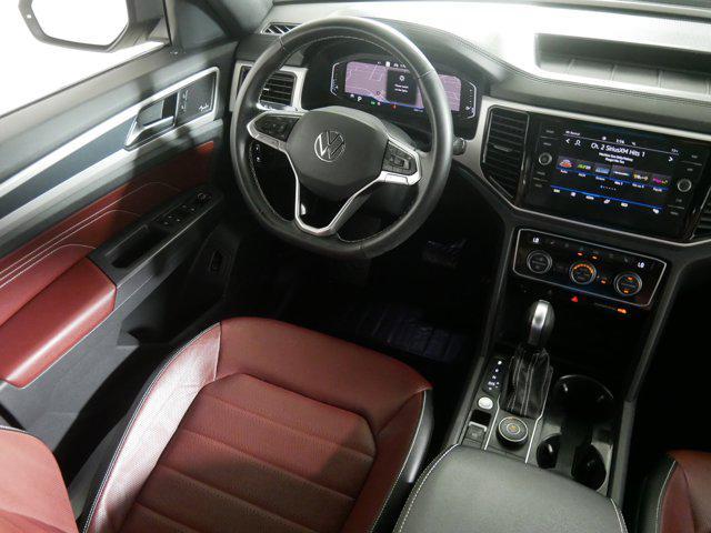 Photo of 2021 Pure Gray Volkswagen Atlas Cross Sport