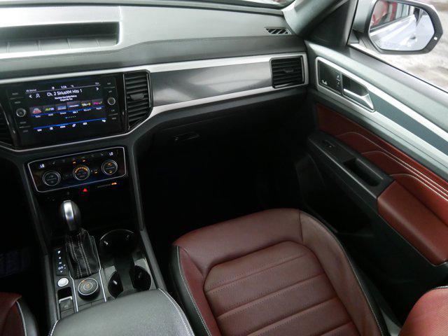 Photo of 2021 Pure Gray Volkswagen Atlas Cross Sport
