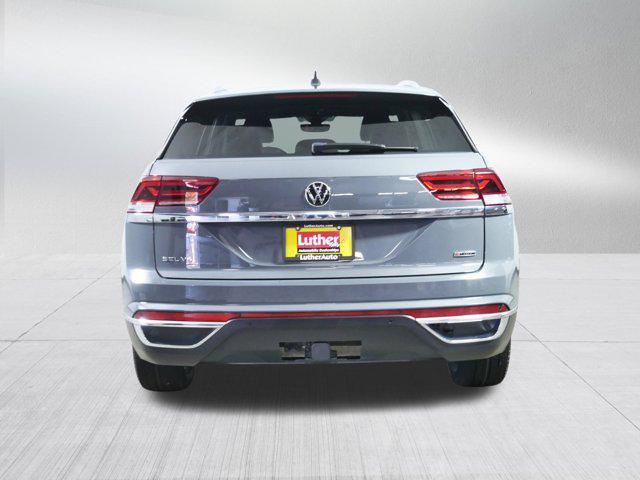 Photo of 2021 Pure Gray Volkswagen Atlas Cross Sport