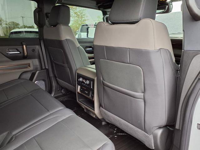 Photo of 2025 White GMC HUMMER EV Pickup
