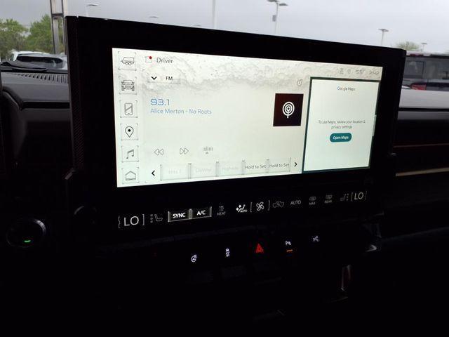 Photo of 2025 White GMC HUMMER EV Pickup
