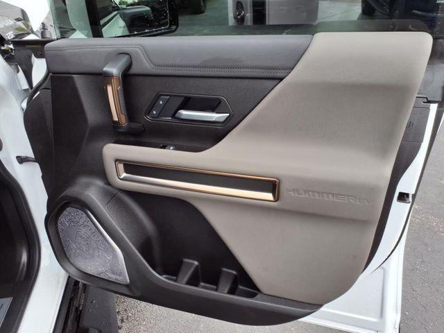 Photo of 2025 White GMC HUMMER EV Pickup
