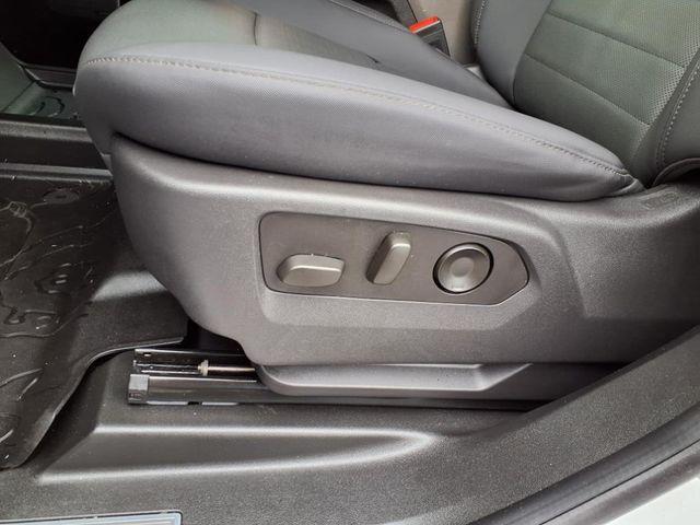 Photo of 2025 White GMC HUMMER EV Pickup