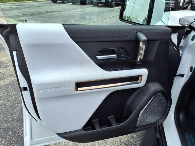 Photo of 2025 White GMC HUMMER EV SUV