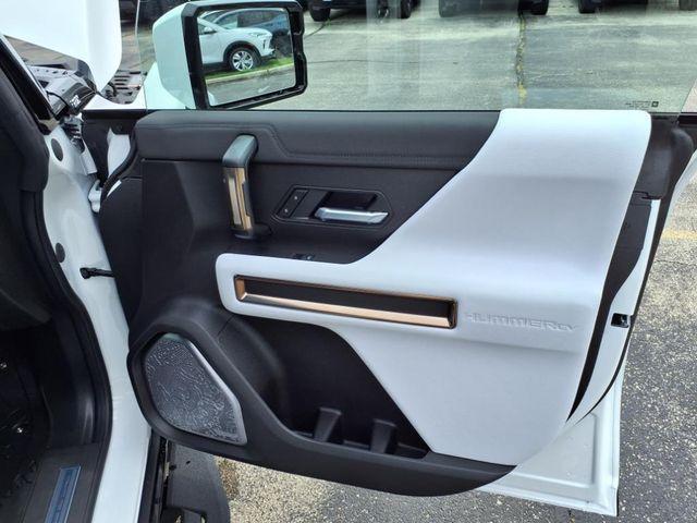 Photo of 2025 White GMC HUMMER EV SUV