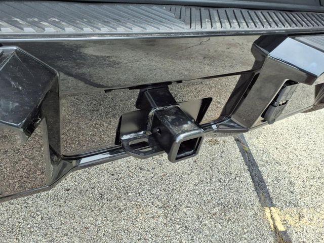 Photo of 2025 White GMC HUMMER EV SUV