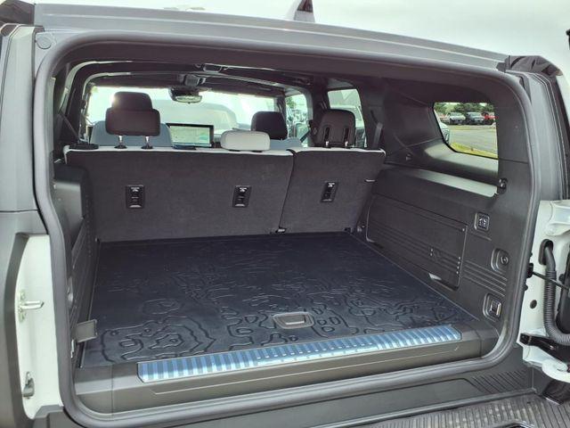 Photo of 2025 White GMC HUMMER EV SUV