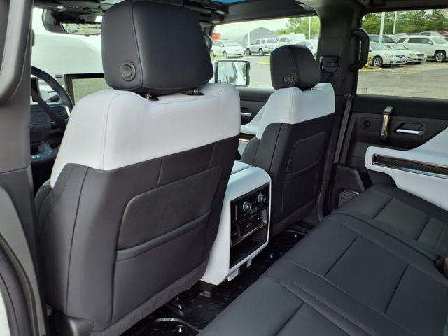 Photo of 2025 White GMC HUMMER EV SUV