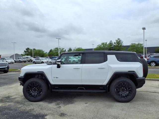 Photo of 2025 White GMC HUMMER EV SUV