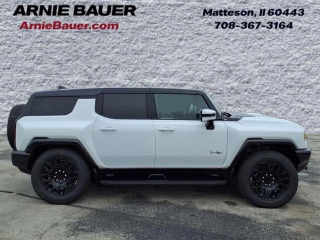 Photo of 2025 White GMC HUMMER EV SUV