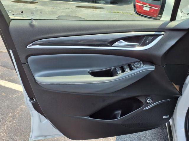 Photo of 2023 White Frost Tri-Coat Buick Enclave