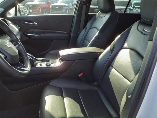 Photo of 2024 Crystal White Tri-Coat Cadillac XT4