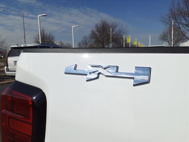Photo of 2025 Summit White GMC Sierra 2500