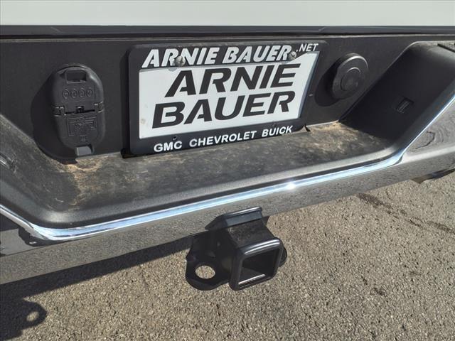 Photo of 2025 Summit White GMC Sierra 2500