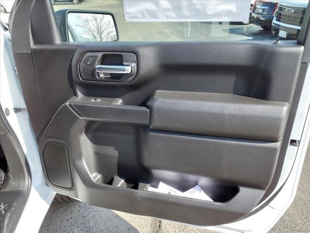 Photo of 2025 Summit White GMC Sierra 2500