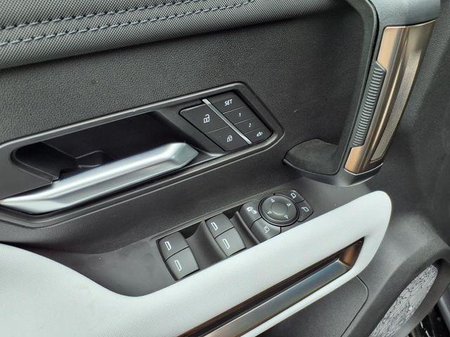 Photo of 2025 Black GMC HUMMER EV Pickup