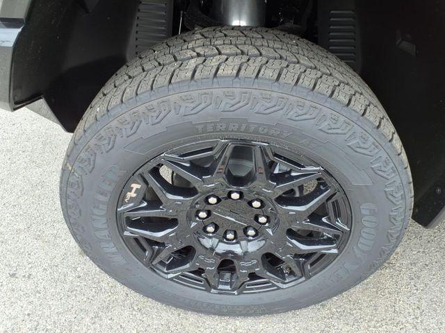 Photo of 2025 Black GMC HUMMER EV Pickup