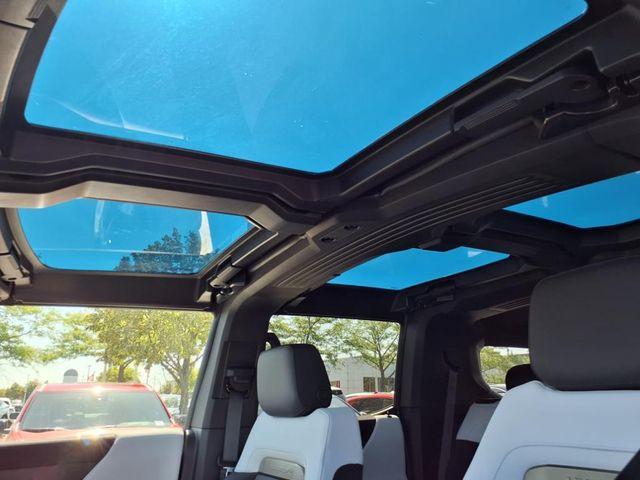 Photo of 2025 Graphite Blue Metallic GMC HUMMER EV SUV