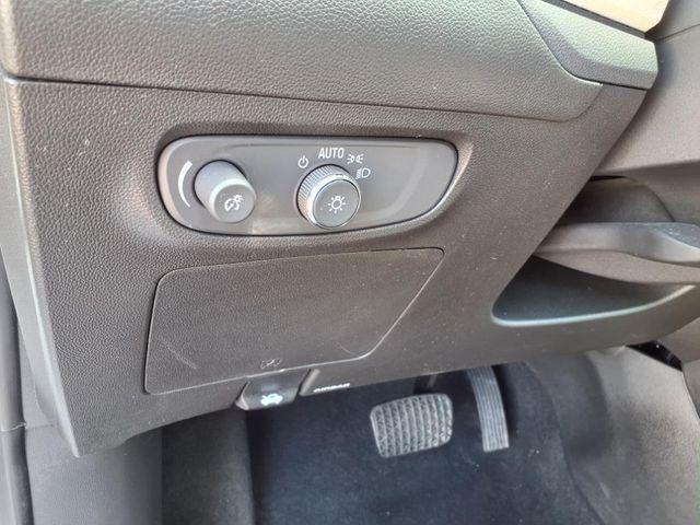 Photo of 2025 Summit White Buick Encore GX