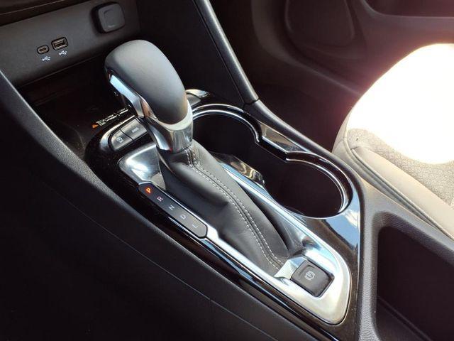 Photo of 2025 Summit White Buick Encore GX
