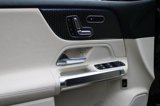 Photo of 2025 Midnight Black Mercedes-Benz GLB 250