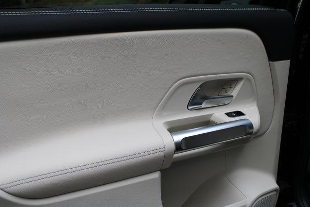 Photo of 2025 Midnight Black Mercedes-Benz GLB 250