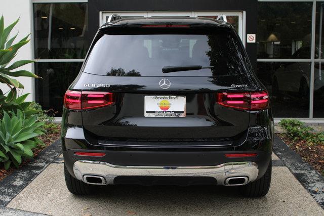 Photo of 2025 Midnight Black Mercedes-Benz GLB 250